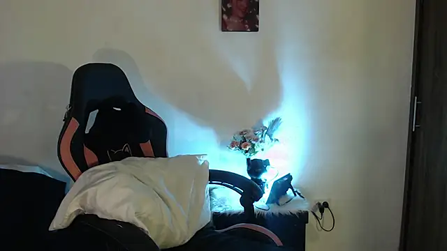 Snapshot of alaia_sweetxxx chatting on November 29, 2025, 1:19 am alaia sweetxxx online show from November 29, 2025, 1:19 am