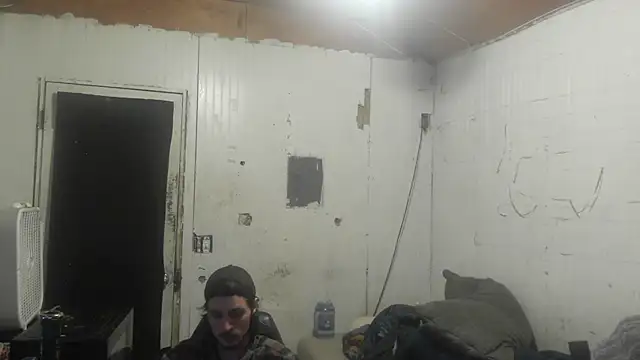 nuttyking2022 online show from October 13, 2025, 4:34 am