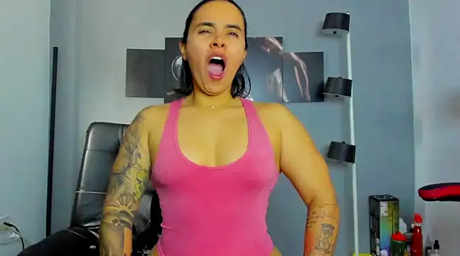 Snapshot of karlyjons12 chatting on March 3, 2025, 1:31 pm karlyjons12 online show from March 3, 2025, 1:31 pm