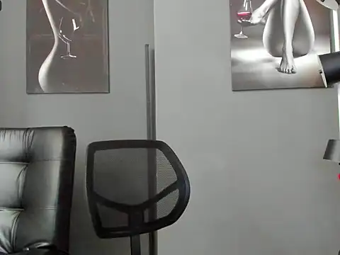 Snapshot of karlyjons12 chatting on September 30, 2025, 4:45 pm karlyjons12 online show from September 30, 2025, 4:45 pm