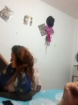 jeans and emma online show from November 29, 2025, 2:25 am