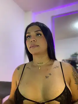 tinalove7 online show from January 7, 2026, 9:39 pm