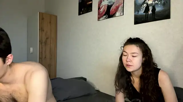 Snapshot of Tw1nFlame chatting on November 18, 2025, 11:03 am Tw1nFlame online show from November 18, 2025, 11:03 am