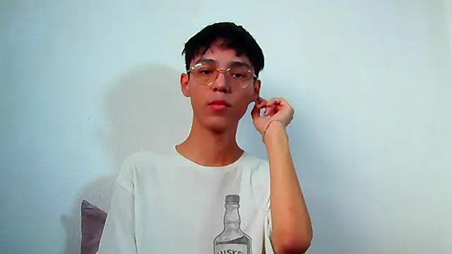 Snapshot of ChavoOT chatting on April 3, 2026, 9:24 pm ChavoOT online show from April 3, 2026, 9:24 pm