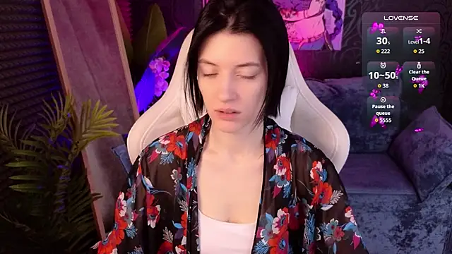 roxy riot  online show from November 20, 2025, 1:28 am