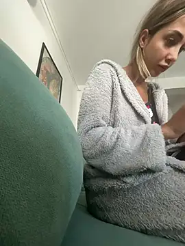 BonyBon29 online show from April 8, 2026, 8:25 am