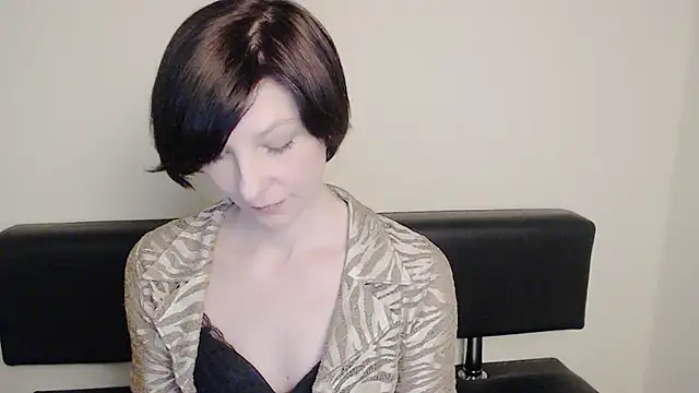 Snapshot of _AngeliaFlow_ chatting on February 8, 2025, 1:22 pm AngeliaFlow online show from February 8, 2025, 1:22 pm