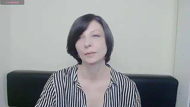 Snapshot of _AngeliaFlow_ chatting on February 24, 2025, 7:33 am AngeliaFlow online show from February 24, 2025, 7:33 am