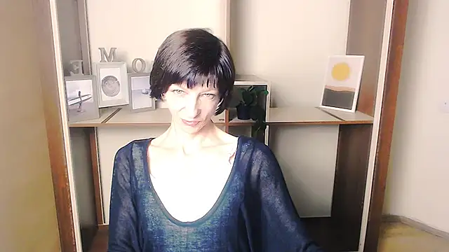 Snapshot of _AngeliaFlow_ chatting on September 10, 2025, 5:51 am AngeliaFlow online show from September 10, 2025, 5:51 am