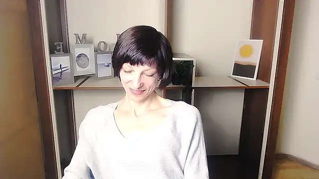 Snapshot of _AngeliaFlow_ chatting on September 12, 2025, 6:02 am AngeliaFlow online show from September 12, 2025, 6:02 am