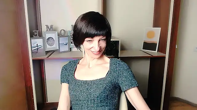 Snapshot of _AngeliaFlow_ chatting on September 22, 2025, 6:48 am AngeliaFlow online show from September 22, 2025, 6:48 am