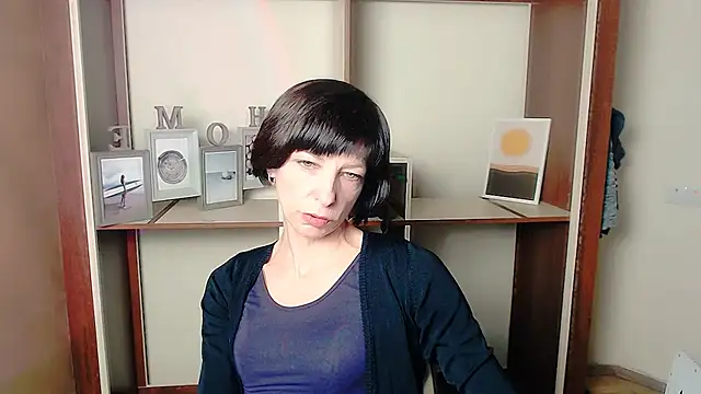 Snapshot of _AngeliaFlow_ chatting on September 27, 2025, 6:29 am AngeliaFlow online show from September 27, 2025, 6:29 am