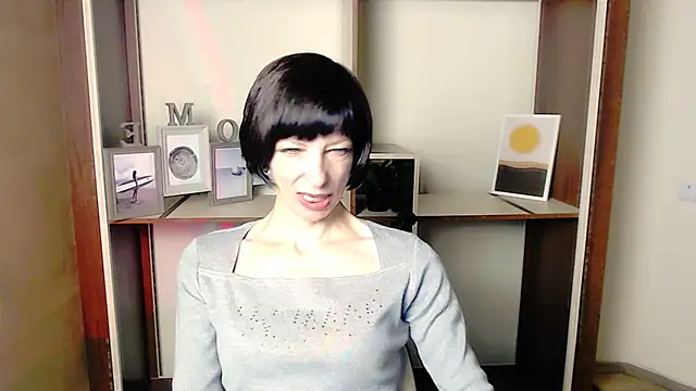 Snapshot of _AngeliaFlow_ chatting on September 29, 2025, 7:13 am AngeliaFlow online show from September 29, 2025, 7:13 am