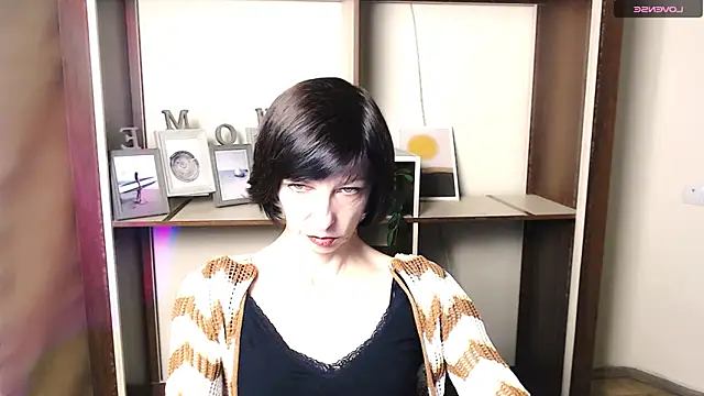  AngeliaFlow  online show from October 31, 2025, 7:31 am