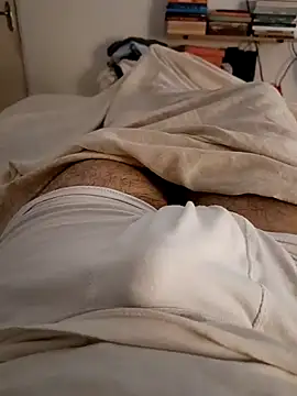 Casal30mais online show from April 15, 2026, 1:29 pm