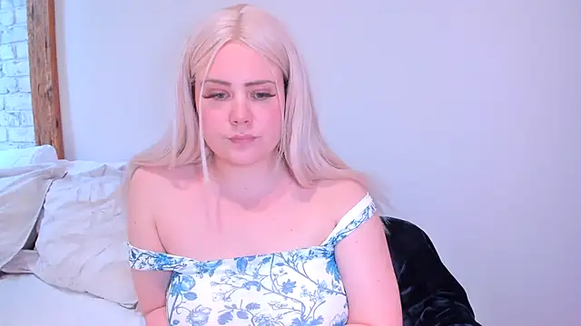 Snapshot of _leana_ chatting on March 18, 2025, 9:43 pm  leana  online show from March 18, 2025, 9:43 pm