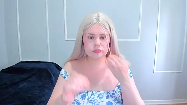 Snapshot of _leana_ chatting on October 23, 2025, 6:28 pm  leana  online show from October 23, 2025, 6:28 pm