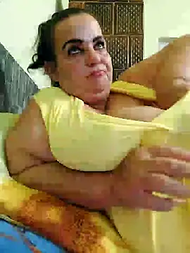 Snapshot of IvettkeXXX chatting on October 16, 2025, 2:40 pm IvettkeXXX online show from October 16, 2025, 2:40 pm