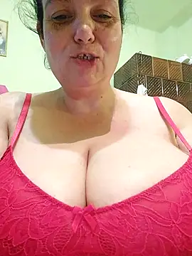 Snapshot of IvettkeXXX chatting on November 2, 2025, 8:11 pm IvettkeXXX online show from November 2, 2025, 8:11 pm