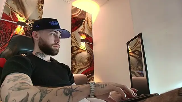 Snapshot of Luke_davis01 chatting on December 19, 2025, 12:56 pm Luke davis01 online show from December 19, 2025, 12:56 pm