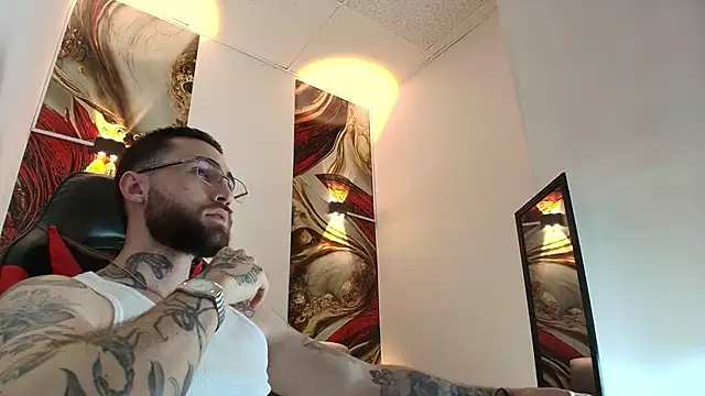 Snapshot of Luke_davis01 chatting on December 20, 2025, 1:07 pm Luke davis01 online show from December 20, 2025, 1:07 pm