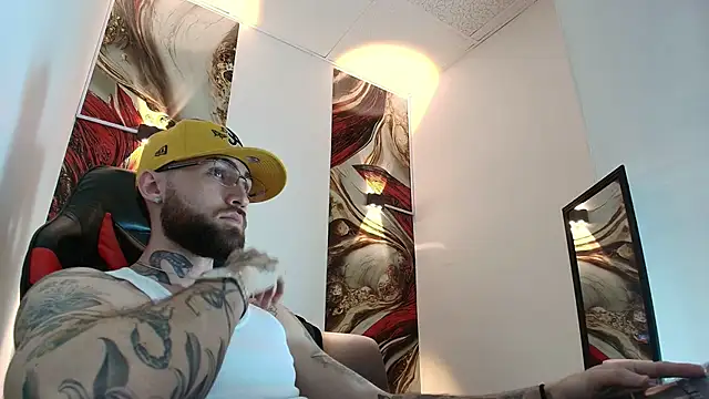 Snapshot of Luke_davis01 chatting on January 14, 2026, 1:06 pm Luke davis01 online show from January 14, 2026, 1:06 pm