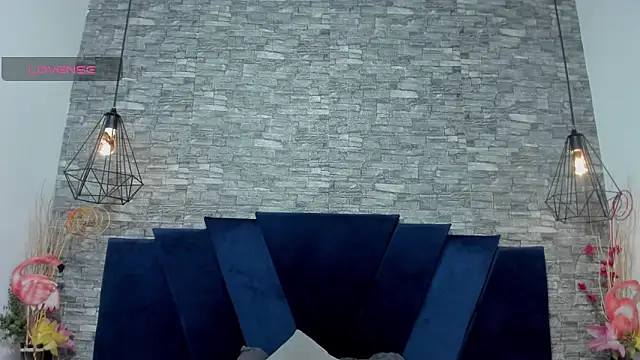 Sophia Brunett online show from October 11, 2025, 12:04 pm