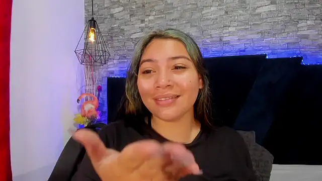 Sophia Brunett online show from April 1, 2026, 11:33 am