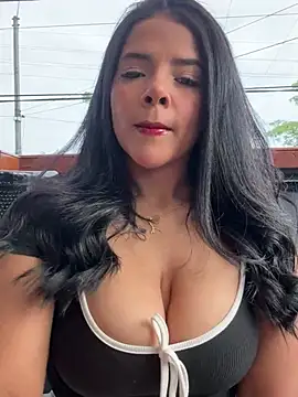 HannahFiore online show from February 12, 2025, 10:15 pm