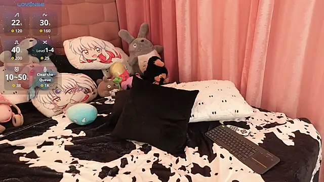 NataliaNovak online show from November 14, 2025, 5:44 pm