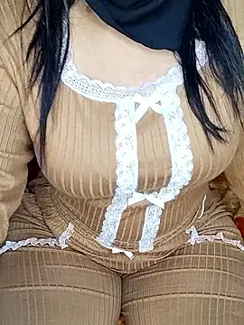 Snapshot of Malika-697 chatting on January 9, 2026, 4:21 pm Malika-697 online show from January 9, 2026, 4:21 pm