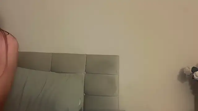 skyejde online show from December 3, 2025, 5:55 pm