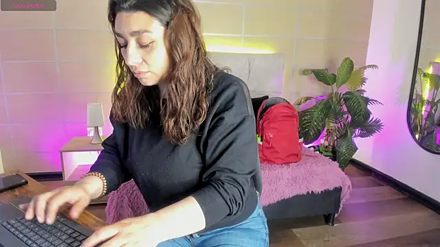 Snapshot of _michonne_ chatting on January 16, 2026, 3:21 am michonne online show from January 16, 2026, 3:21 am