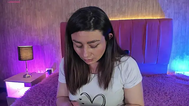 Snapshot of _michonne_ chatting on February 8, 2026, 4:27 am michonne online show from February 8, 2026, 4:27 am