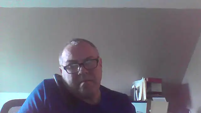 Snapshot of mkestr69 chatting on April 23, 2026, 5:26 pm mkestr69 online show from April 23, 2026, 5:26 pm