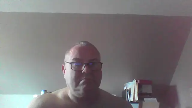 Snapshot of mkestr69 chatting on May 1, 2026, 7:51 pm mkestr69 online show from May 1, 2026, 7:51 pm