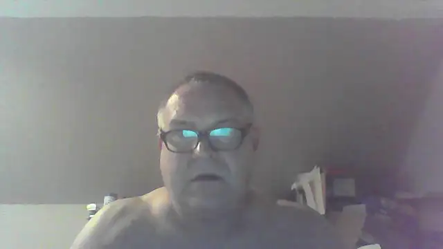 Snapshot of mkestr69 chatting on August 5, 2026, 8:00 pm mkestr69 online show from August 5, 2026, 8:00 pm