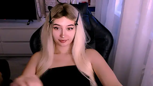 beauty blonde online show from October 16, 2025, 1:06 am