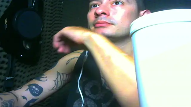 vampireathome online show from March 17, 2025, 1:35 am