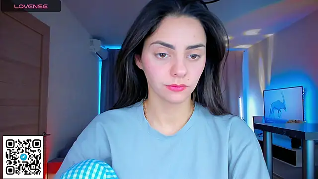 Snapshot of EmiliaZen chatting on February 17, 2026, 2:02 pm EmiliaZen online show from February 17, 2026, 2:02 pm