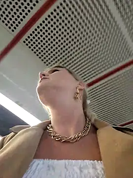 Snapshot of Sexybiene969 chatting on September 10, 2025, 3:56 pm Sexybiene969 online show from September 10, 2025, 3:56 pm