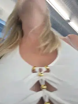 Snapshot of Sexybiene969 chatting on September 15, 2025, 4:07 pm Sexybiene969 online show from September 15, 2025, 4:07 pm