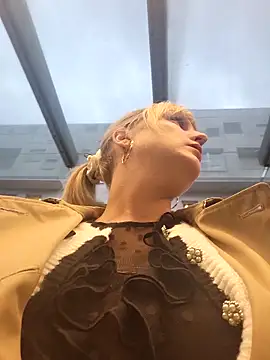 Snapshot of Sexybiene969 chatting on October 1, 2025, 4:24 pm Sexybiene969 online show from October 1, 2025, 4:24 pm