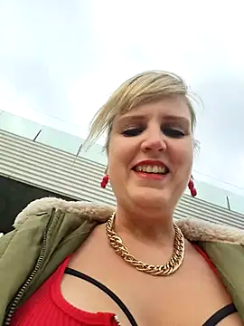 Snapshot of Sexybiene969 chatting on October 11, 2025, 2:59 pm Sexybiene969 online show from October 11, 2025, 2:59 pm