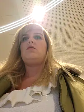 Snapshot of Sexybiene969 chatting on October 16, 2025, 4:08 pm Sexybiene969 online show from October 16, 2025, 4:08 pm