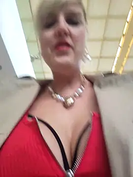 Snapshot of Sexybiene969 chatting on October 19, 2025, 2:40 pm Sexybiene969 online show from October 19, 2025, 2:40 pm