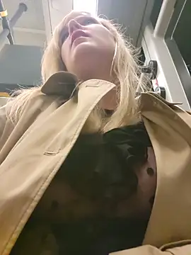 Snapshot of Sexybiene969 chatting on November 1, 2025, 4:09 pm Sexybiene969 online show from November 1, 2025, 4:09 pm