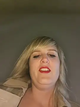 Snapshot of Sexybiene969 chatting on November 5, 2025, 5:46 pm Sexybiene969 online show from November 5, 2025, 5:46 pm