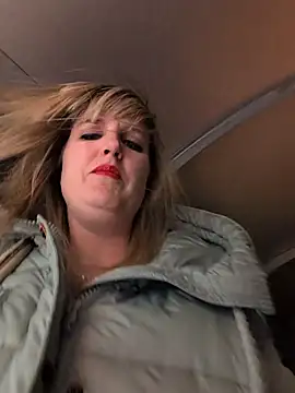 Snapshot of Sexybiene969 chatting on November 22, 2025, 4:06 pm Sexybiene969 online show from November 22, 2025, 4:06 pm