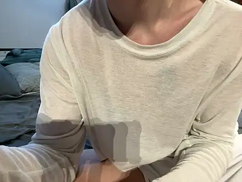 Snapshot of Julian_wins chatting on February 25, 2025, 2:47 am Julian wins online show from February 25, 2025, 2:47 am